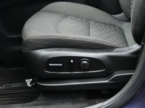 Used 2018 Chevrolet Equinox LT AWD/4WD image 11