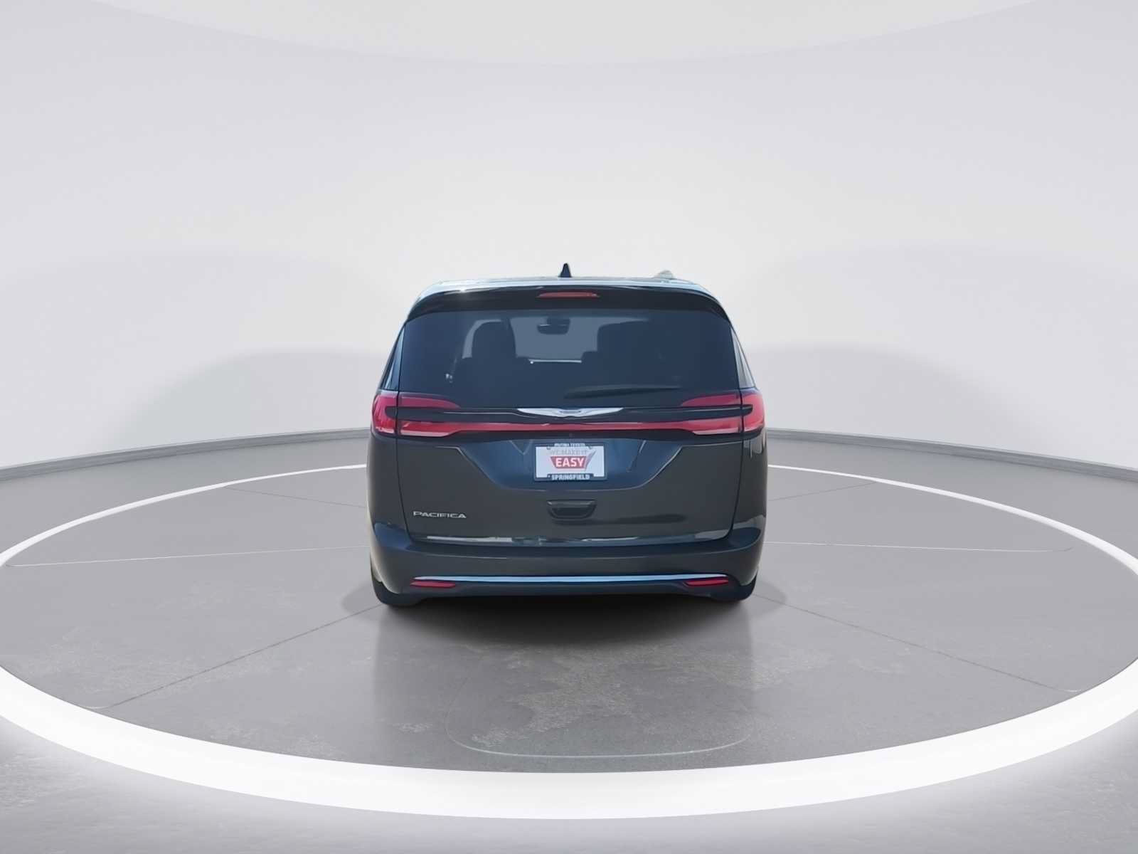 Used 2023 Chrysler Pacifica Touring-L FWD image 7