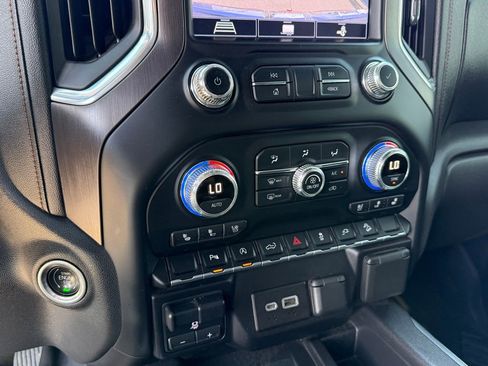Used 2020 GMC Sierra 1500 AT4 w/ AT4 Premium Package image 23