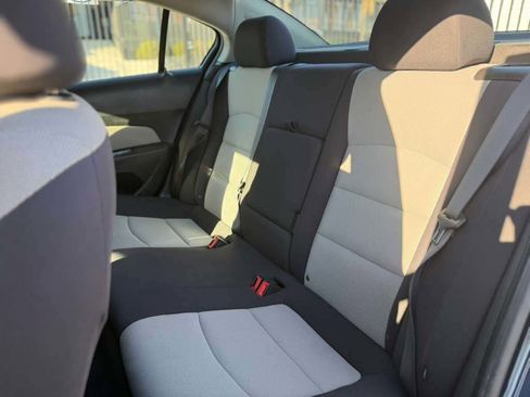 Used 2014 Chevrolet Cruze LS image 12