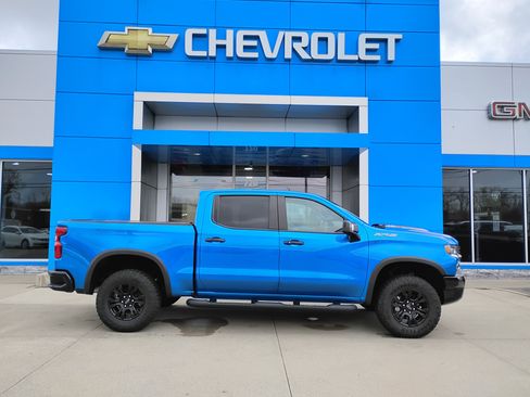 Used 2022 Chevrolet Silverado 1500 ZR2 w/ Technology Package AWD/4WD image 36