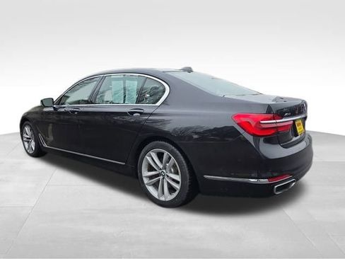Used 2016 BMW 750i xDrive image 7