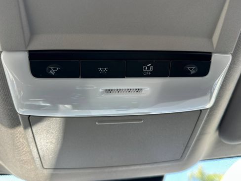 Used 2025 Nissan Sentra SV FWD image 21