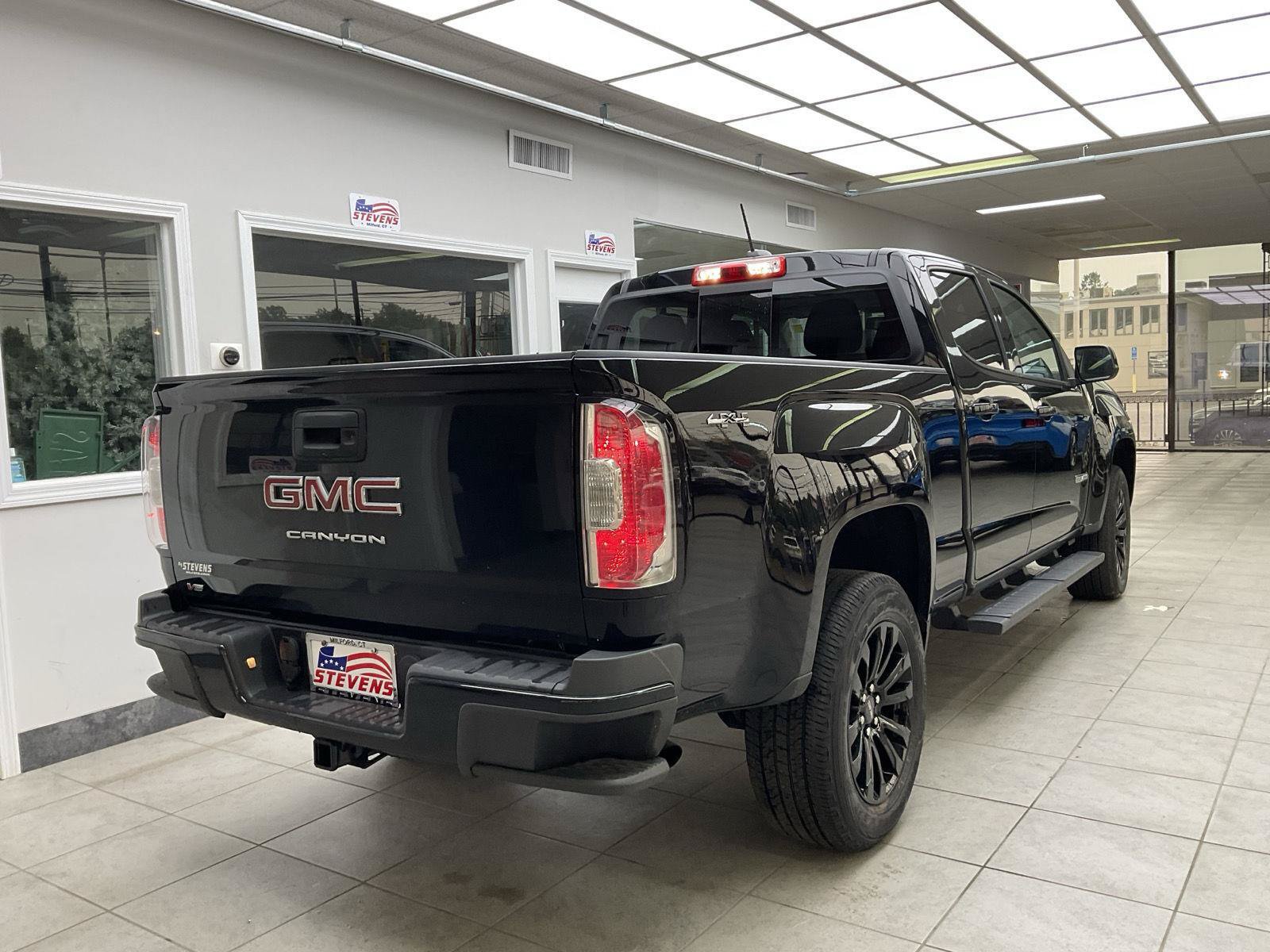 Used 2022 GMC Canyon Elevation w/ Elevation Premium Package AWD/4WD image 5