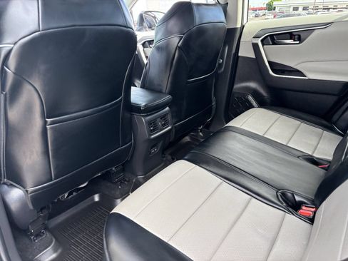 Used 2022 Toyota RAV4 XLE w/ Convenience Package FWD image 18