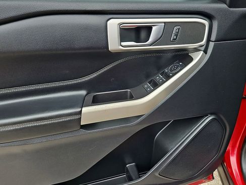 Used 2021 Ford Explorer XLT w/ Equipment Group 202A image 21