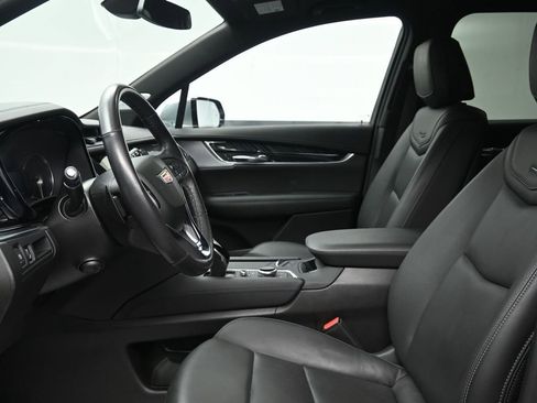 Certified 2025 Cadillac XT6 Premium Luxury image 10