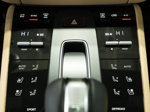 New 2026 Porsche Macan AWD/4WD image 20