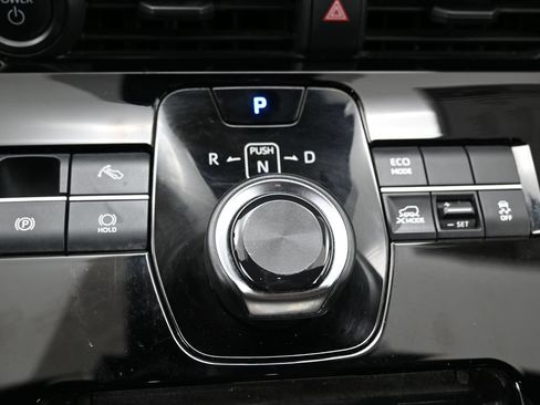 Used 2023 Toyota bZ4X AWD image 30