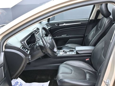 Used 2018 Ford Fusion Energi Titanium FWD image 12