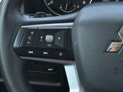 Used 2025 Mitsubishi Outlander SE FWD image 14