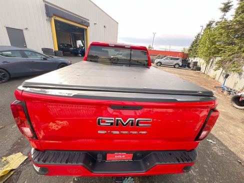 Used 2021 GMC Sierra 1500 Elevation w/ LPO, Elevation Black Package AWD/4WD image 27