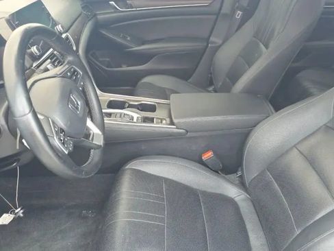 Used 2019 Honda Accord Touring image 5