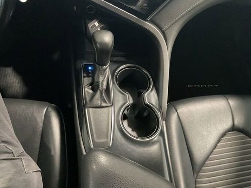 Used 2019 Toyota Camry SE w/ Carpet Mat Package FWD image 15