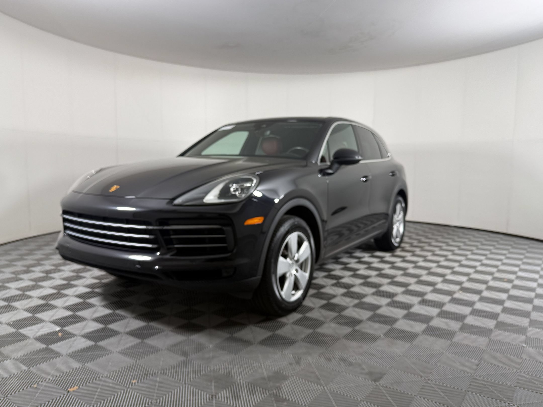 Used 2022 Porsche Cayenne AWD/4WD image 1