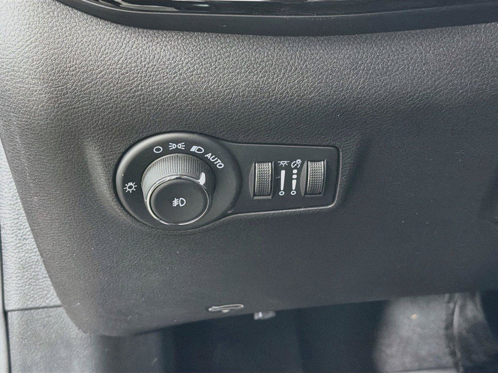Used 2023 Jeep Compass Trailhawk w/ Sun and Sound Group AWD/4WD image 17