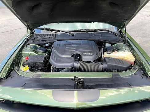 Used 2022 Dodge Challenger SXT w/ Driver Convenience Group AWD/4WD image 28