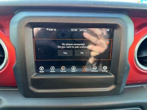 Used 2018 Jeep Wrangler Rubicon w/ Steel Bumper Group image 21