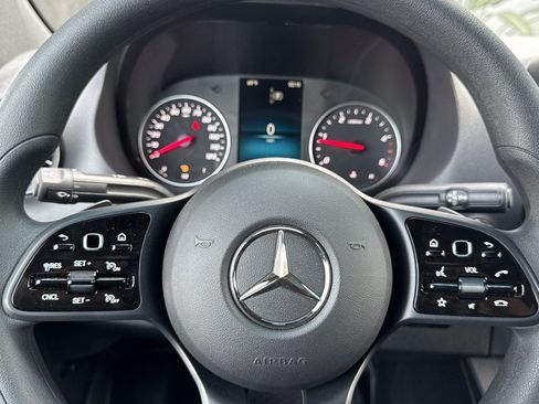 Used 2024 Mercedes-Benz Sprinter 3500 image 33