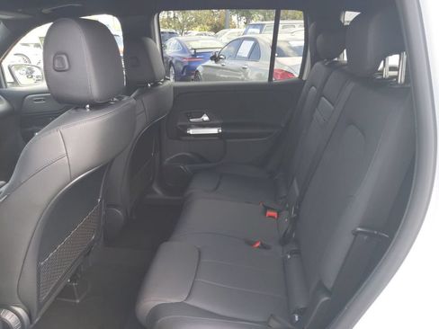 Used 2022 Mercedes-Benz GLB 250 4MATIC image 10