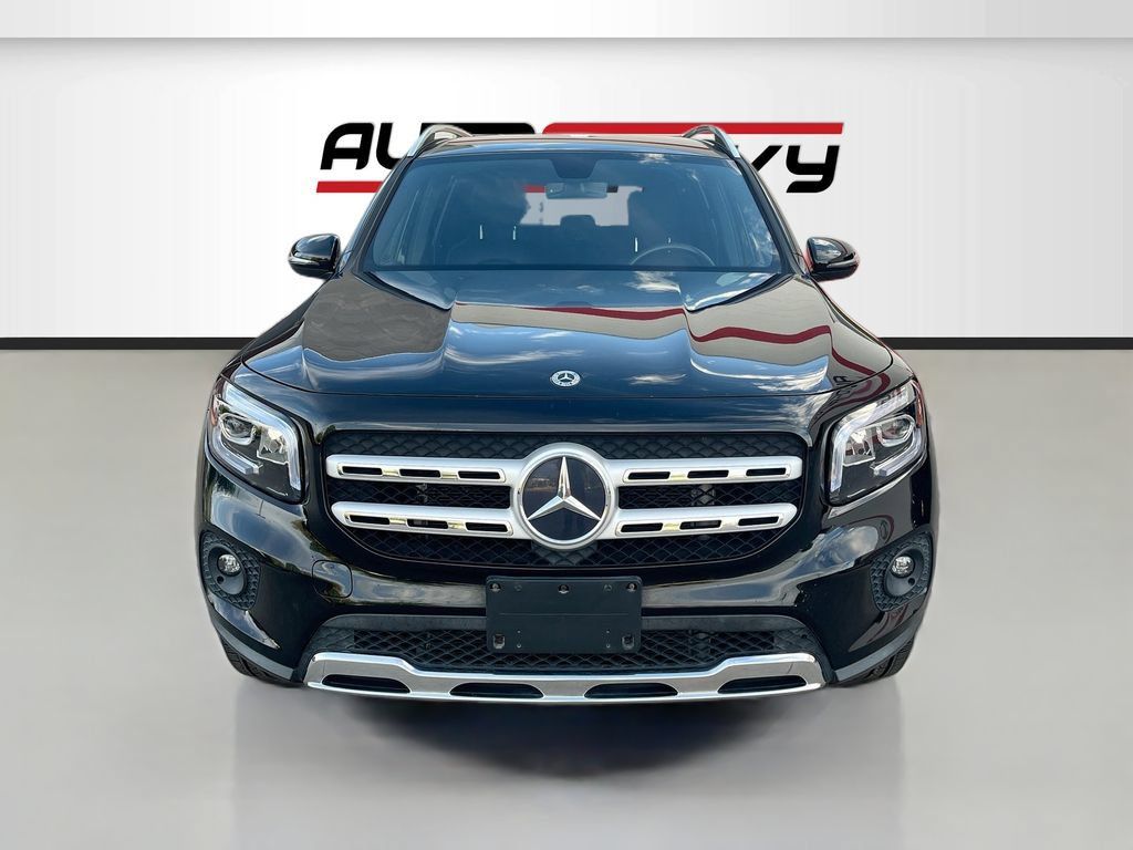 Used 2022 Mercedes-Benz GLB 250 image 2