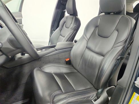 Used 2024 Volvo XC90 B6 Ultimate w/ Protection Package Premier image 19