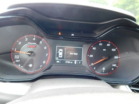 Certified 2025 Chevrolet Trax RS w/ Driver Confidence Package FWD image 11
