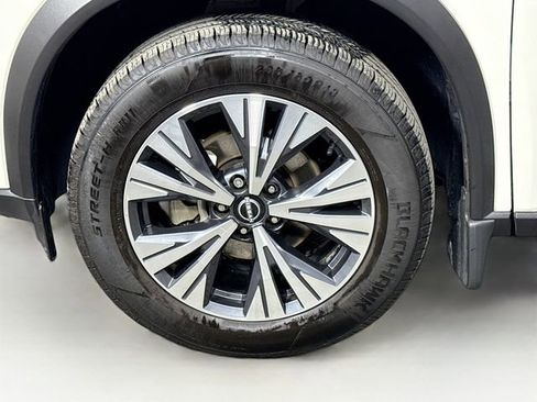 Used 2023 Nissan Rogue SV image 30