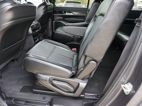 Used 2024 Jeep Wagoneer Series II image 21