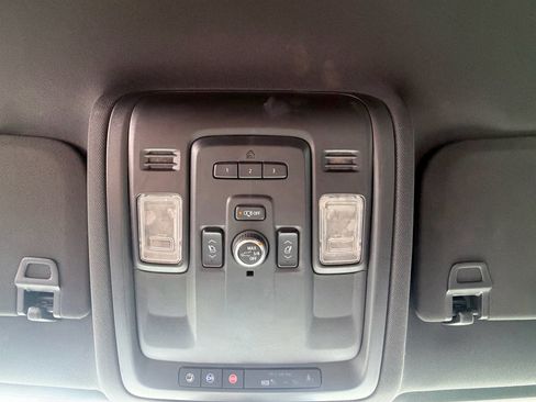 Used 2023 Chevrolet Tahoe LT w/ Luxury Package RWD image 17