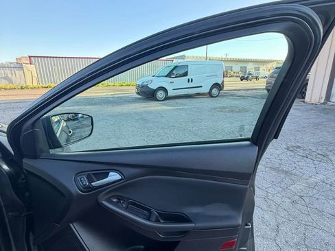 Used 2017 Ford Focus SEL w/ Interior Protection Package FWD image 15