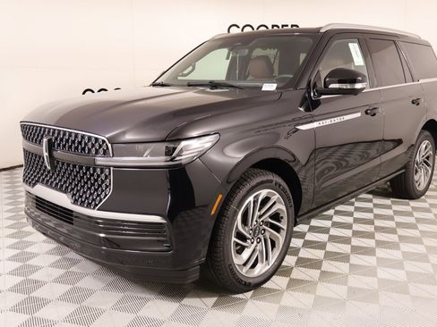 New 2026 Lincoln Navigator Reserve AWD/4WD image 11