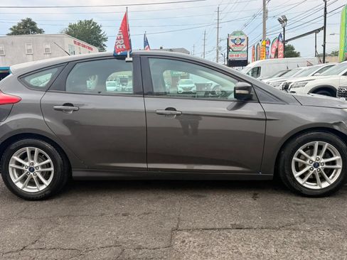 Used 2016 Ford Focus SE FWD image 10