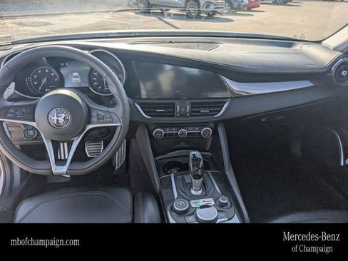 Used 2019 Alfa Romeo Giulia Ti image 15
