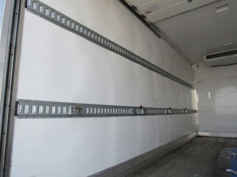 Used 2022 Ford F650 2WD Regular Cab Super Duty image 21