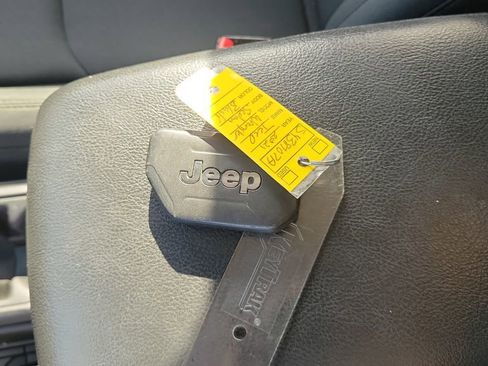 Used 2021 Jeep Wrangler Unlimited Sport AWD/4WD image 27