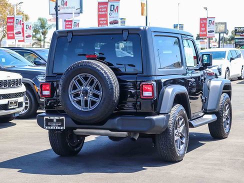 Used 2025 Jeep Wrangler Sport AWD/4WD image 4