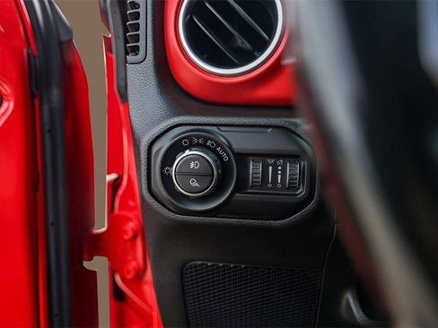 Used 2021 Jeep Gladiator Rubicon image 16