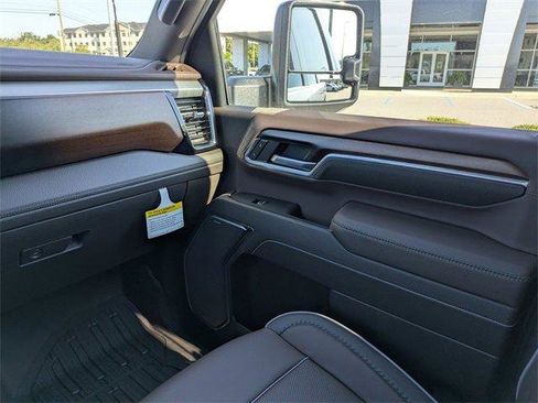 New 2025 GMC Sierra 2500 Denali w/ Denali Reserve Package image 21