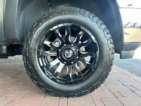 Used 2011 Chevrolet Silverado 2500 LT w/ Convenience Package image 28