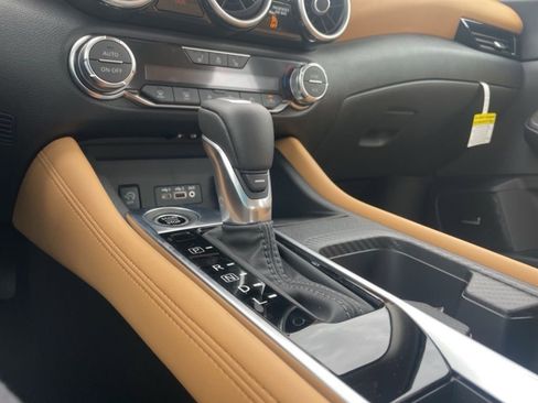 Used 2024 Nissan Sentra SV w/ SV Premium Package image 19