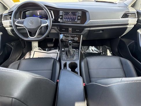 Used 2024 Volkswagen Jetta SE image 23