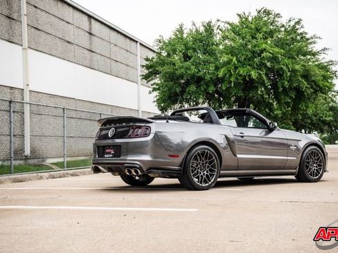 Used 2014 Ford Mustang Shelby GT500 w/ Equipment Group 821A RWD image 48