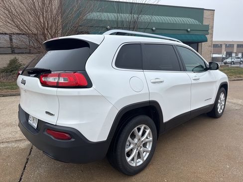 Used 2016 Jeep Cherokee Latitude image 5