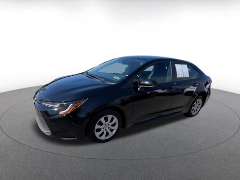Used 2025 Toyota Corolla LE image 7
