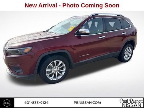 Used 2019 Jeep Cherokee Latitude w/ Popular Appearance Group FWD image 1