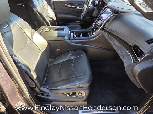 Used 2017 Cadillac Escalade ESV Platinum image 18
