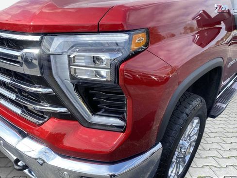 Used 2025 Chevrolet Silverado 2500 LTZ w/ LTZ Premium Package AWD/4WD image 10