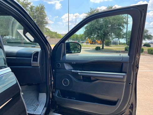 Used 2019 Ford Expedition Max XLT w/ Equipment Group 201A image 12