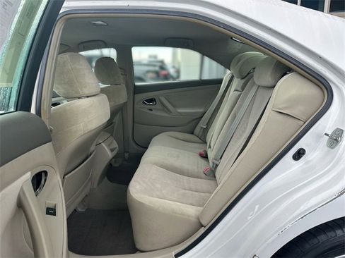 Used 2011 Toyota Camry SE image 21